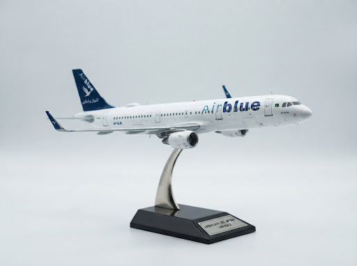 Airblue Airbus A321 scale model